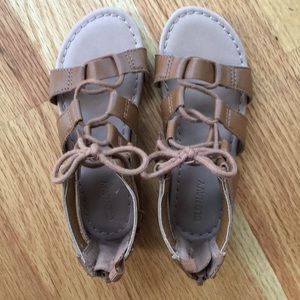 ❣️Gorgeous Brown faux leather Lace up sandals